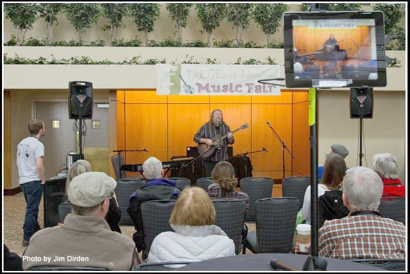 remembering-seeger_jencks_music-camp_ifac2015_03_7426